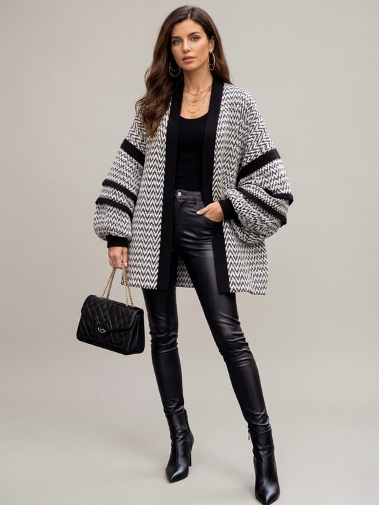 H&M Jackets & Blazers - 🄷&🄼 Monochrome Zigzag Knit Top size 6
